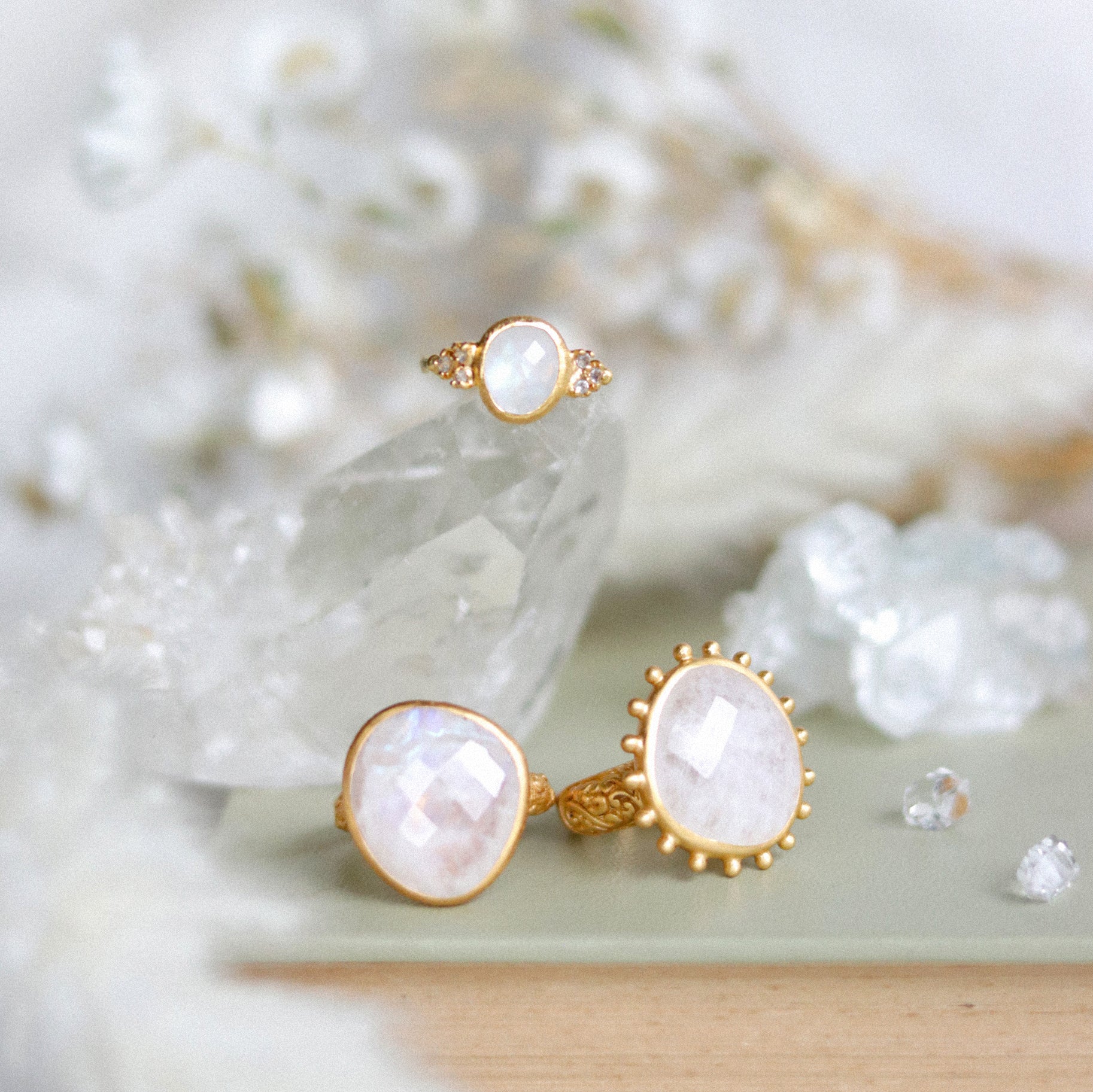 Moonstone Crystal Meaning